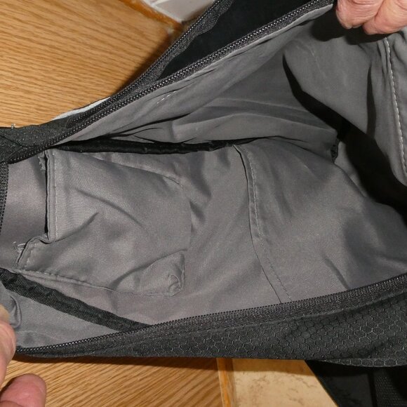 Cross Body Sling Bag Black - Picture 8 of 11